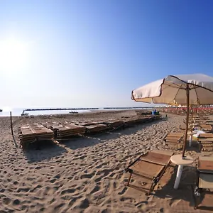 hotel-antonella-lido-di-classe.emilia-romagnahotels.net/